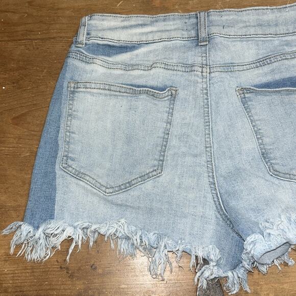 Woman’s Altr’d State Frayed Denim 2 Tone Shorts Size 29 - Picture 6 of 7